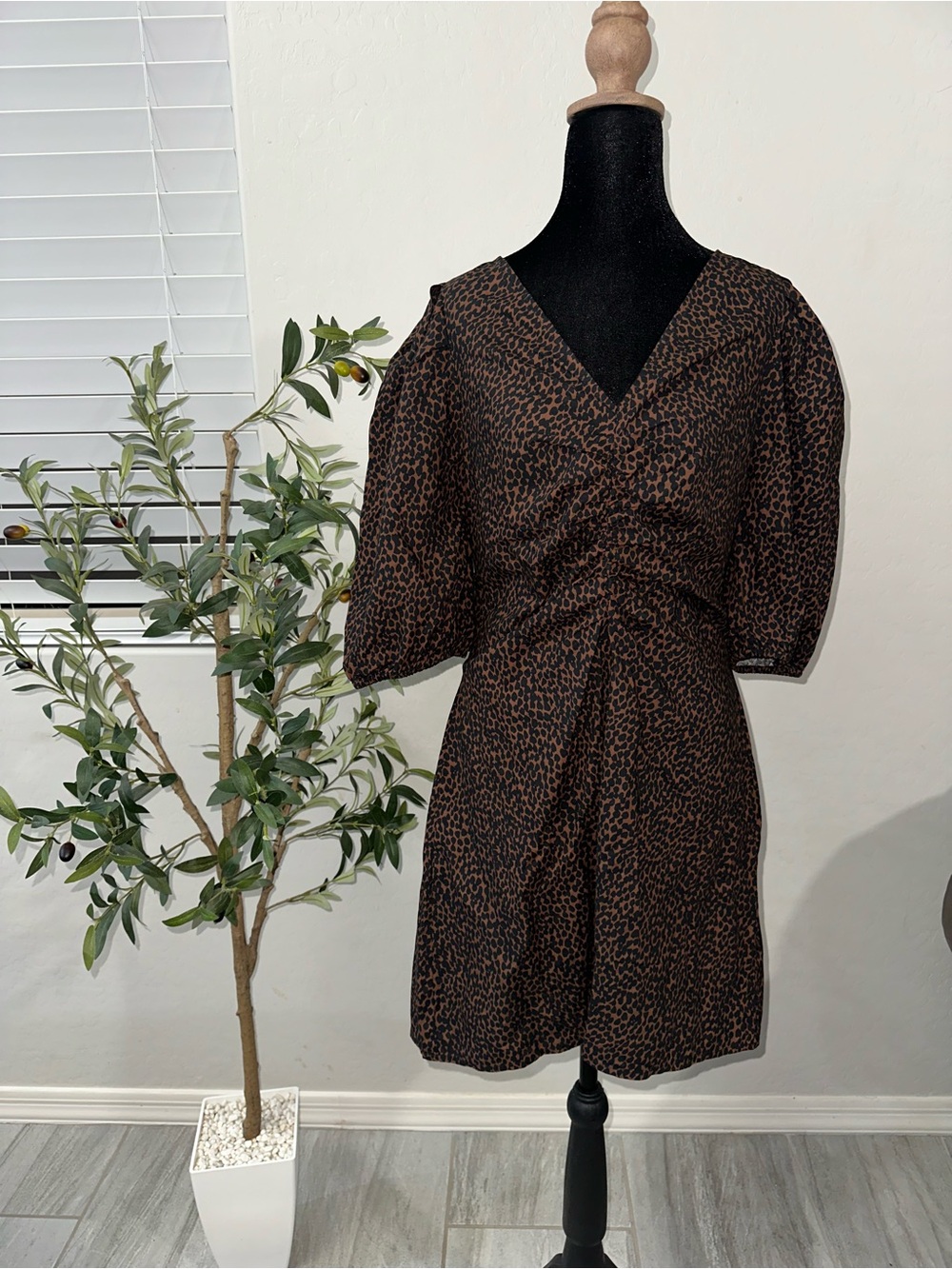 Universal Thread Brown Leopard Print Puff Sleeve Mini Dress